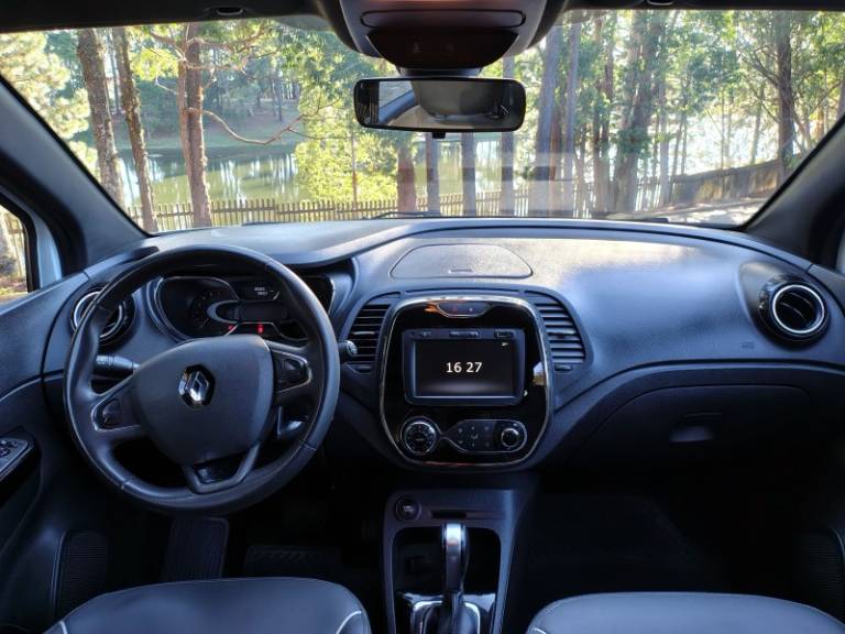 RENAULT - CAPTUR - 2019/2020 - Branca - R$ 77.900,00