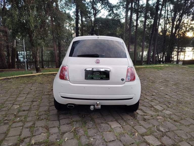 FIAT - 500 - 2011/2012 - Branca - R$ 41.900,00