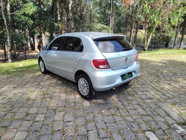 VOLKSWAGEN - GOL - 2010/2011 - Prata - R$ 30.900,00