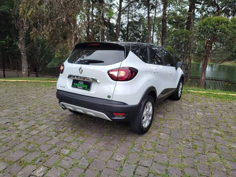 RENAULT - CAPTUR - 2017/2018 - Branca - R$ 69.900,00