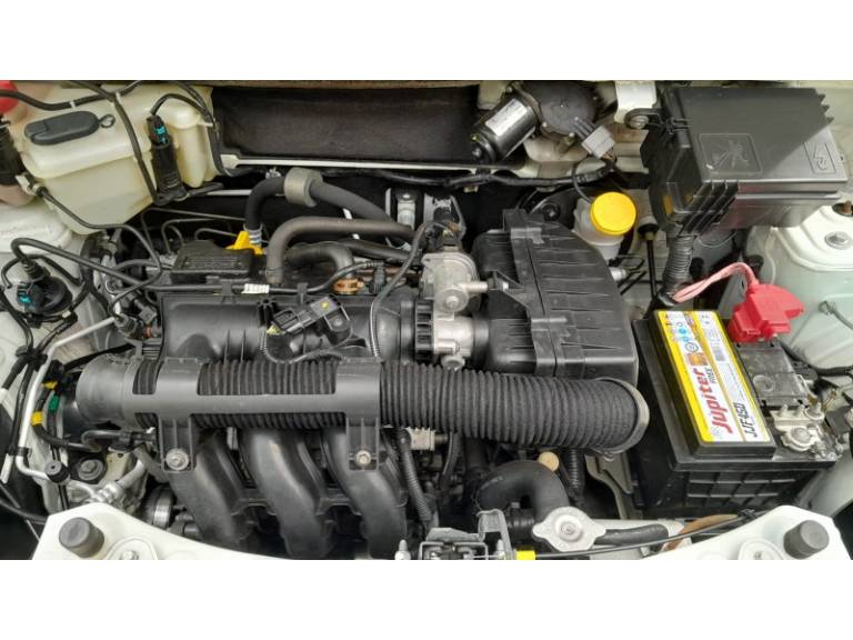 RENAULT - KWID - 2018/2019 - Branca - R$ 39.900,00