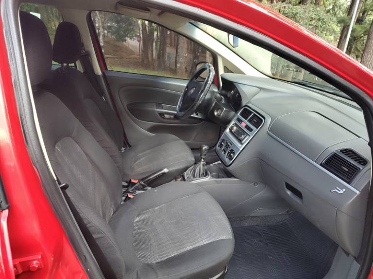 FIAT - PUNTO - 2010/2010 - Vermelha - R$ 31.900,00