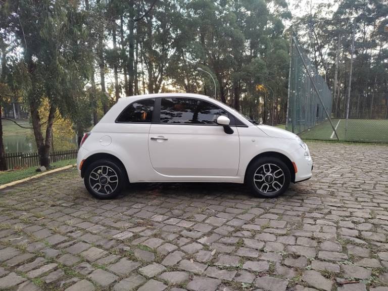 FIAT - 500 - 2011/2012 - Branca - R$ 41.900,00