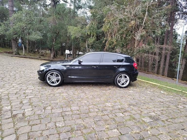 BMW - 120I - 2010/2010 - Preta - R$ 54.900,00