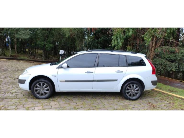 RENAULT - MÉGANE - 2012/2013 - Branca - R$ 37.900,00
