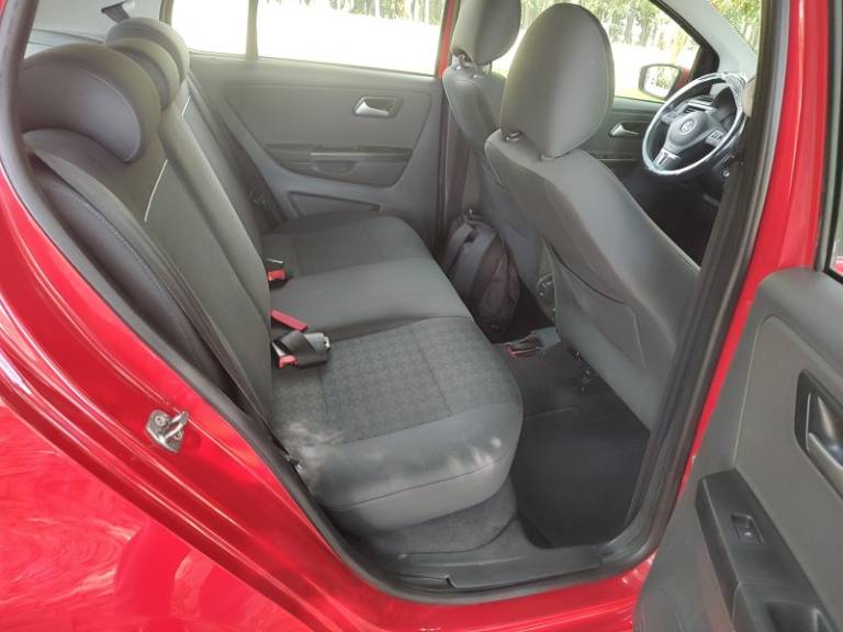 VOLKSWAGEN - FOX - 2015/2015 - Vermelha - R$ 44.900,00