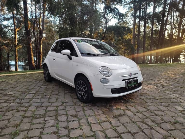 FIAT - 500 - 2011/2012 - Branca - R$ 41.900,00