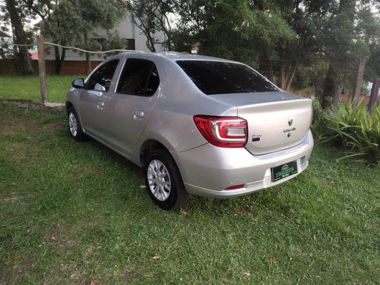 RENAULT - LOGAN - 2021/2022 - Prata - R$ 59.900,00