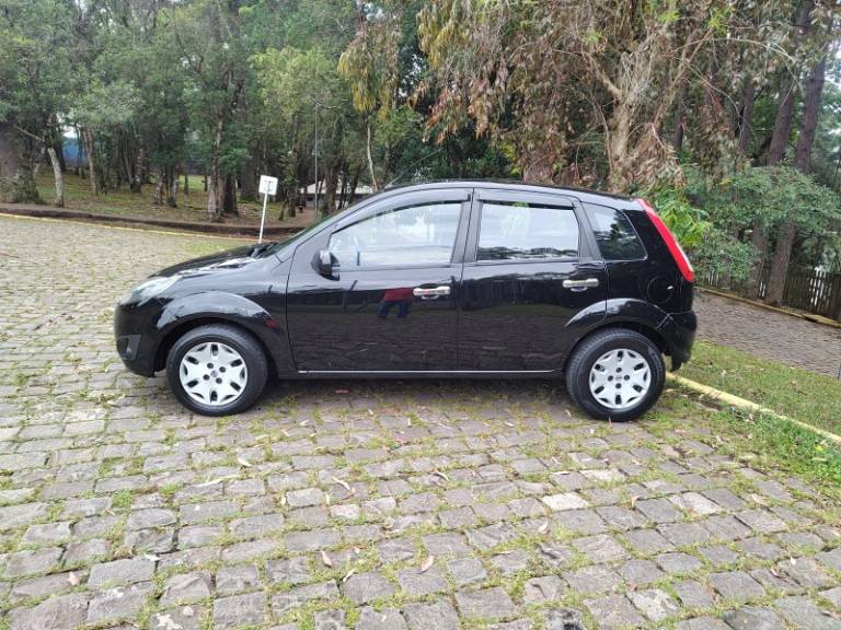 FORD - FIESTA - 2010/2011 - Preta - R$ 29.900,00