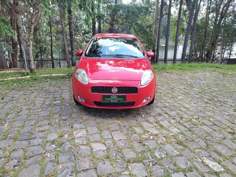 FIAT - PUNTO - 2010/2010 - Vermelha - R$ 31.900,00