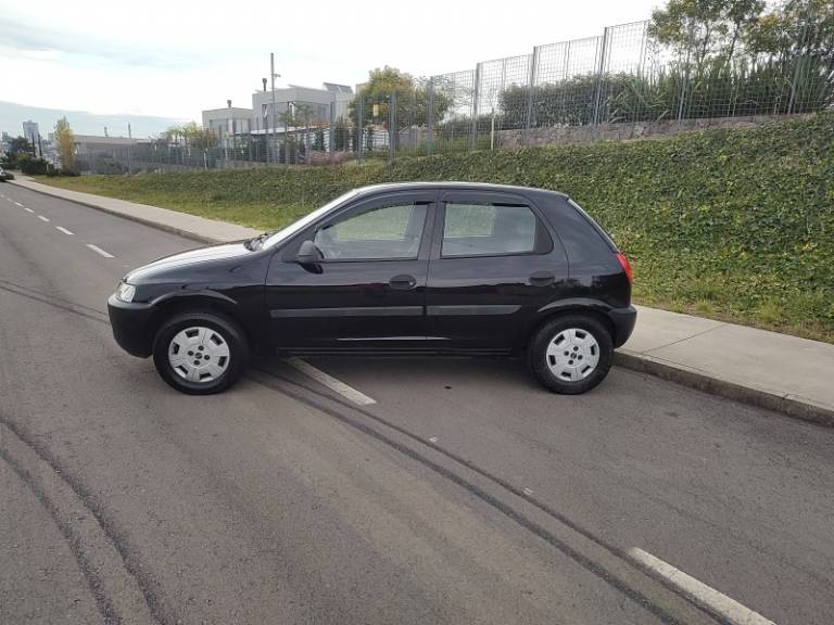 CHEVROLET - CELTA - 2003/2003 - Preta - R$ 18.500,00