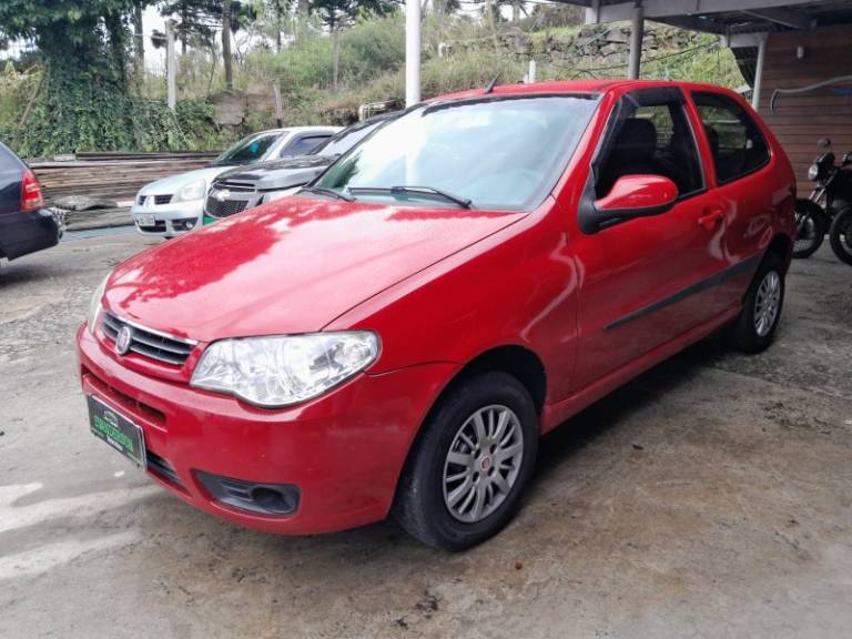 FIAT - PALIO - 2014/2015 - Vermelha - R$ 24.900,00
