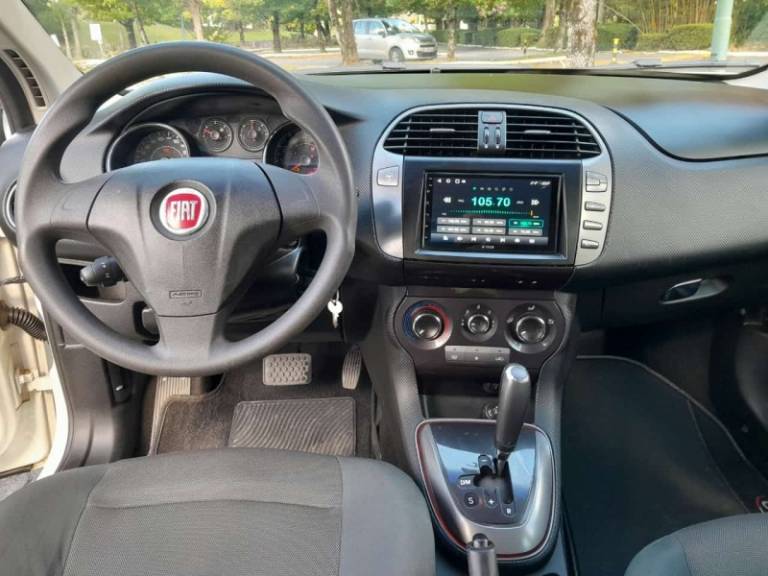 FIAT - BRAVO - 2011/2011 - Branca - R$ 32.900,00
