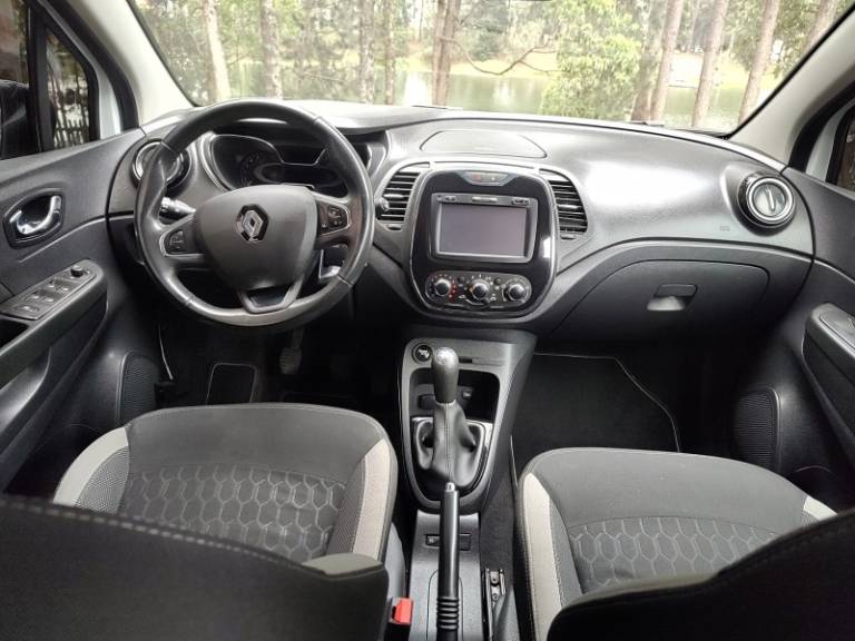 RENAULT - CAPTUR - 2017/2018 - Branca - R$ 69.900,00