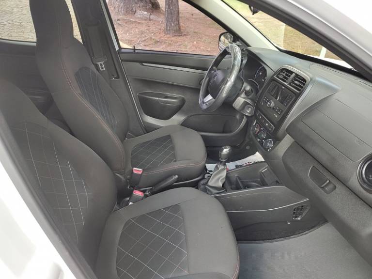 RENAULT - KWID - 2023/2024 - Branca - R$ 53.900,00