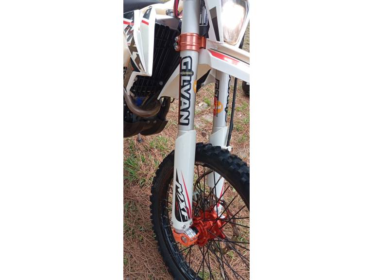 MXF - 300 RXS - 2021/2021 - Branca - R$ 19.990,00