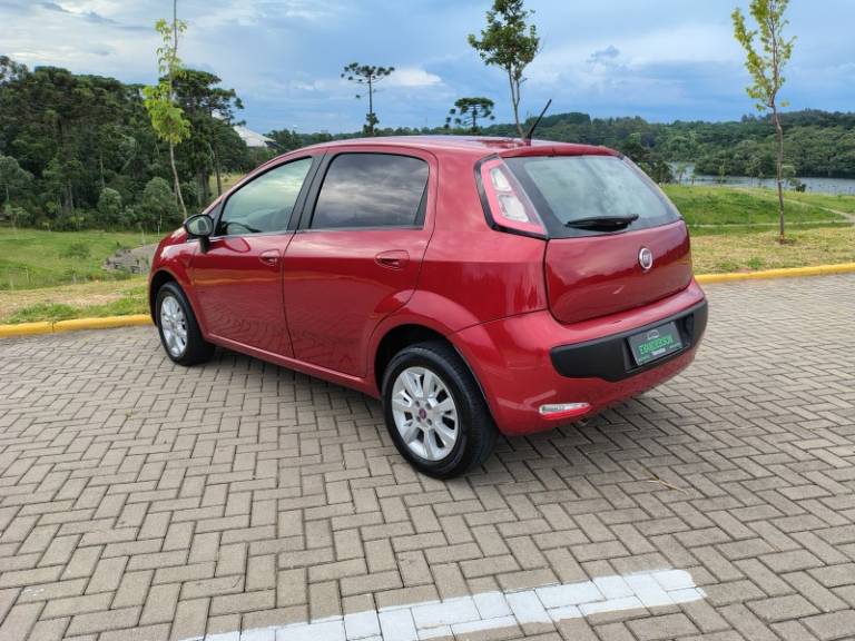 FIAT - PUNTO - 2013/2013 - Vermelha - R$ 37.900,00