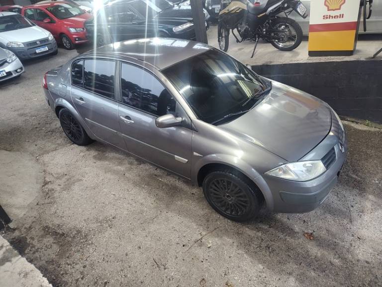 RENAULT - MÉGANE - 2008/2008 - Cinza - R$ 24.900,00