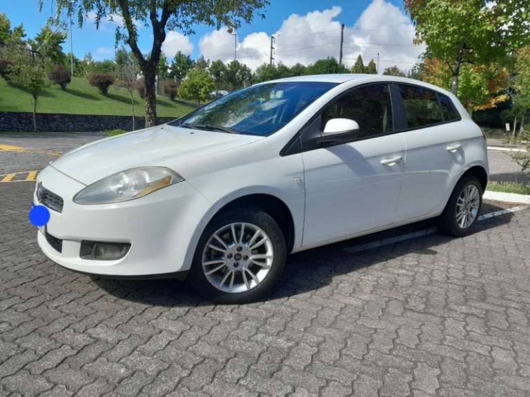 FIAT - BRAVO - 2011/2011 - Branca - R$ 32.900,00