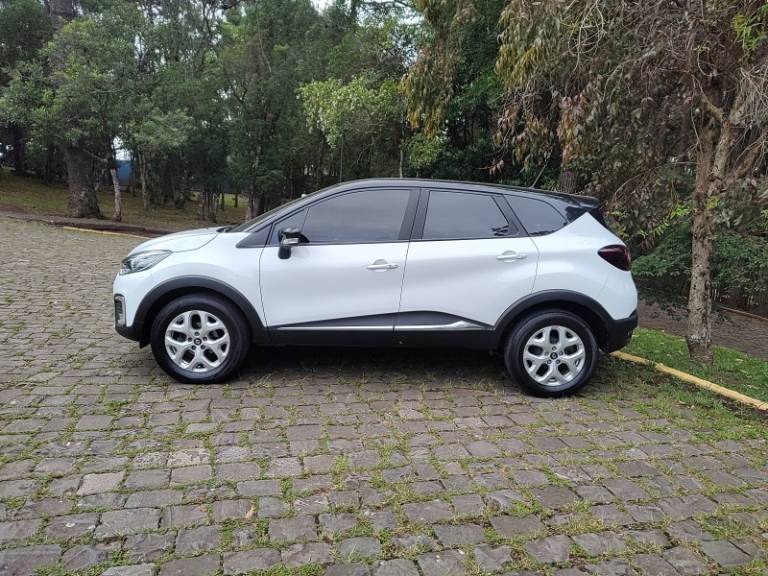 RENAULT - CAPTUR - 2017/2018 - Branca - R$ 69.900,00