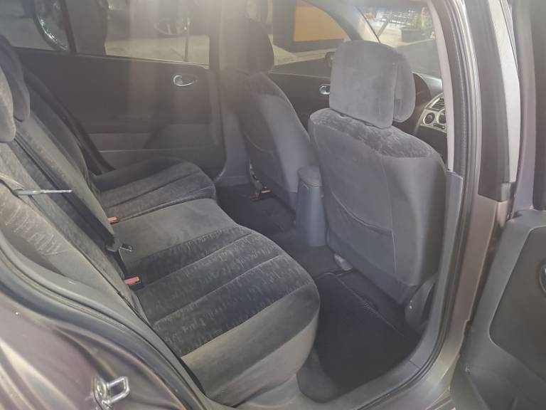 RENAULT - MÉGANE - 2008/2008 - Cinza - R$ 24.900,00