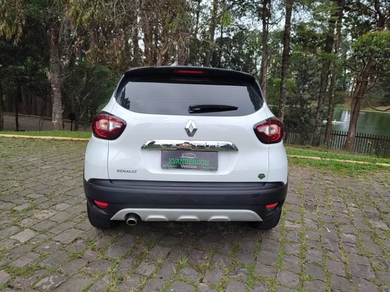 RENAULT - CAPTUR - 2017/2018 - Branca - R$ 69.900,00