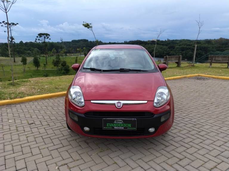 FIAT - PUNTO - 2013/2013 - Vermelha - R$ 37.900,00