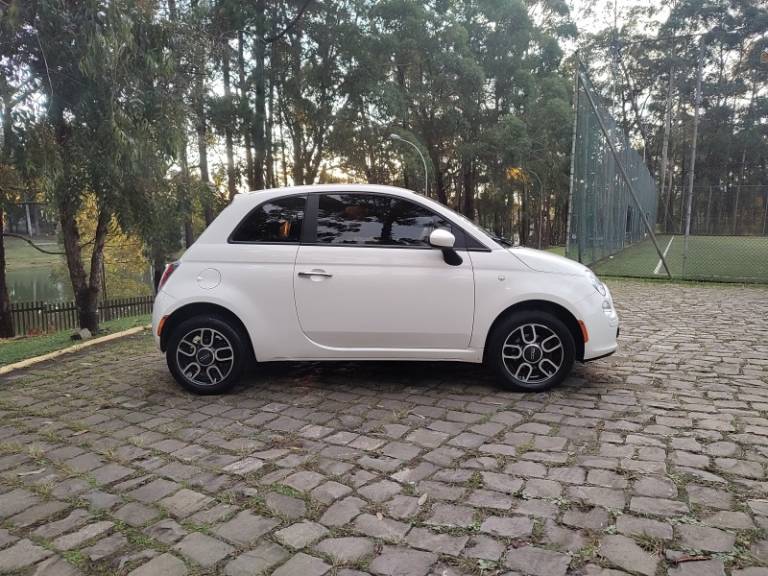 FIAT - 500 - 2011/2012 - Branca - R$ 41.900,00