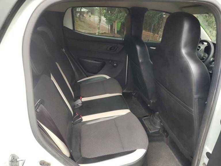 RENAULT - KWID - 2018/2018 - Branca - R$ 41.900,00