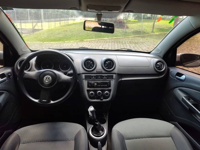 VOLKSWAGEN - GOL - 2010/2011 - Prata - R$ 30.900,00