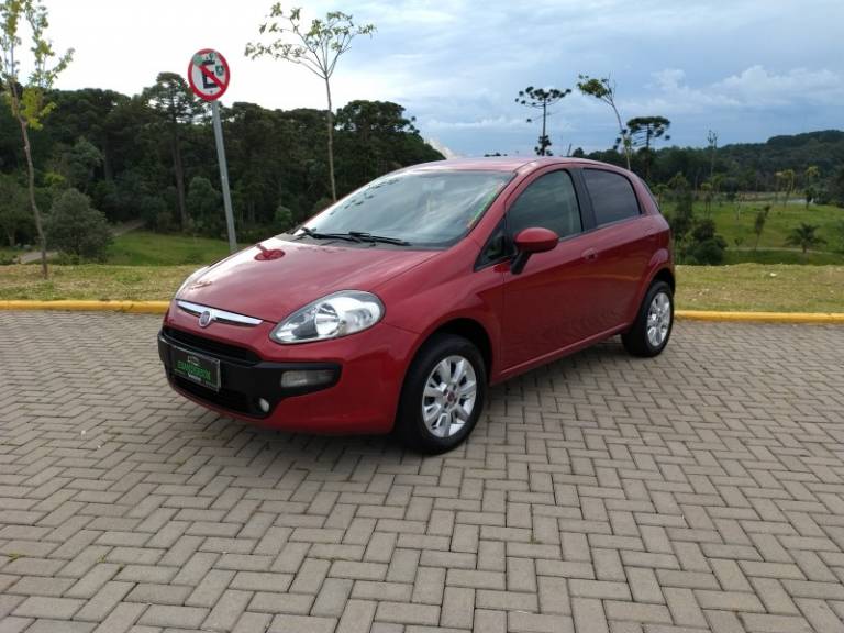 FIAT - PUNTO - 2013/2013 - Vermelha - R$ 37.900,00