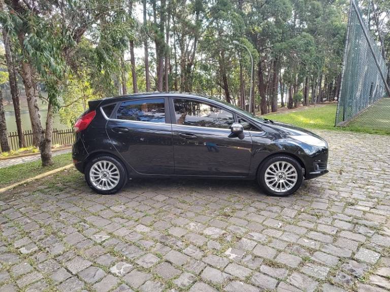 FORD - FIESTA - 2014/2014 - Preta - R$ 44.900,00