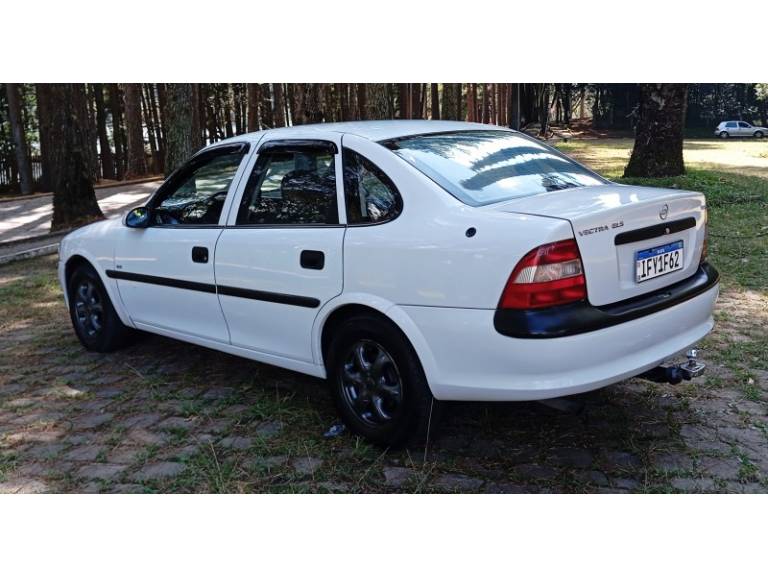 CHEVROLET - VECTRA - 1997/1997 - Branca - R$ 15.990,00