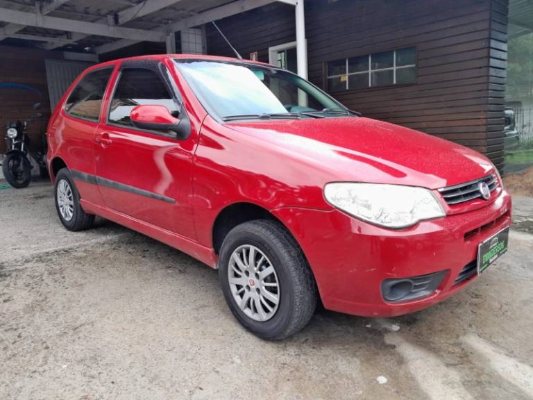 FIAT - PALIO - 2014/2015 - Vermelha - R$ 24.900,00