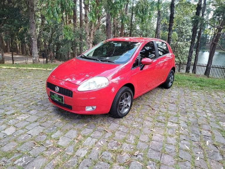 FIAT - PUNTO - 2010/2010 - Vermelha - R$ 31.900,00