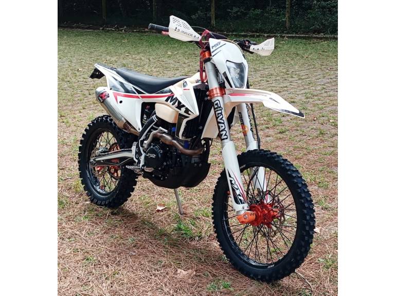 MXF - 300 RXS - 2021/2021 - Branca - R$ 19.990,00