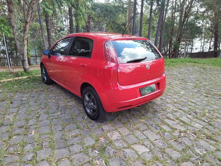 FIAT - PUNTO - 2010/2010 - Vermelha - R$ 31.900,00