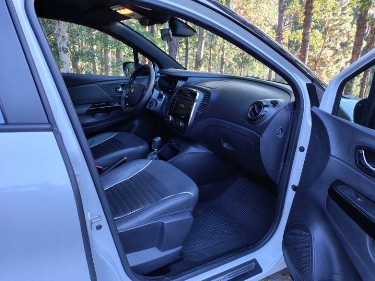 RENAULT - CAPTUR - 2019/2020 - Branca - R$ 78.900,00