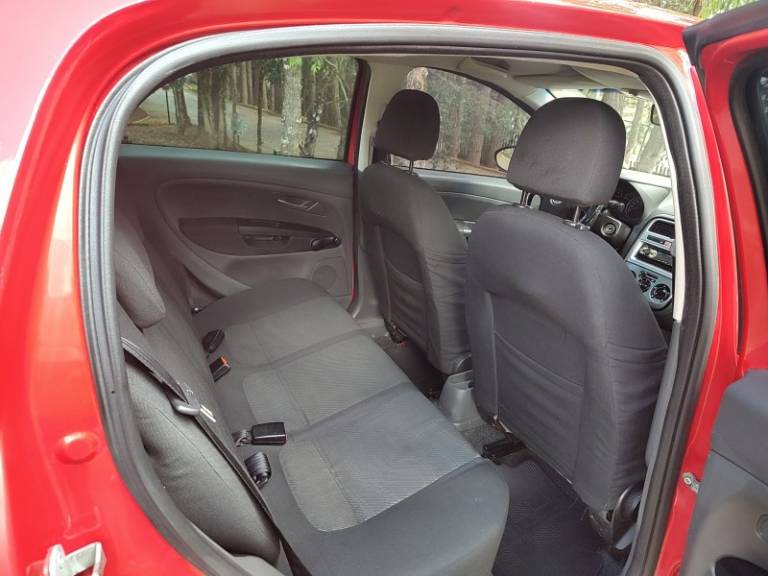 FIAT - PUNTO - 2010/2010 - Vermelha - R$ 31.900,00