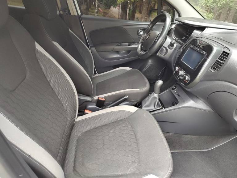 RENAULT - CAPTUR - 2017/2018 - Branca - R$ 69.900,00
