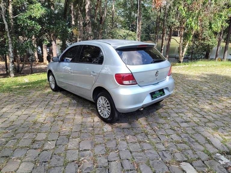 VOLKSWAGEN - GOL - 2010/2011 - Prata - R$ 30.900,00