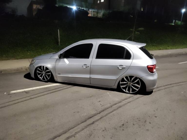 VOLKSWAGEN - GOL - 2010/2010 - Prata - R$ 33.900,00