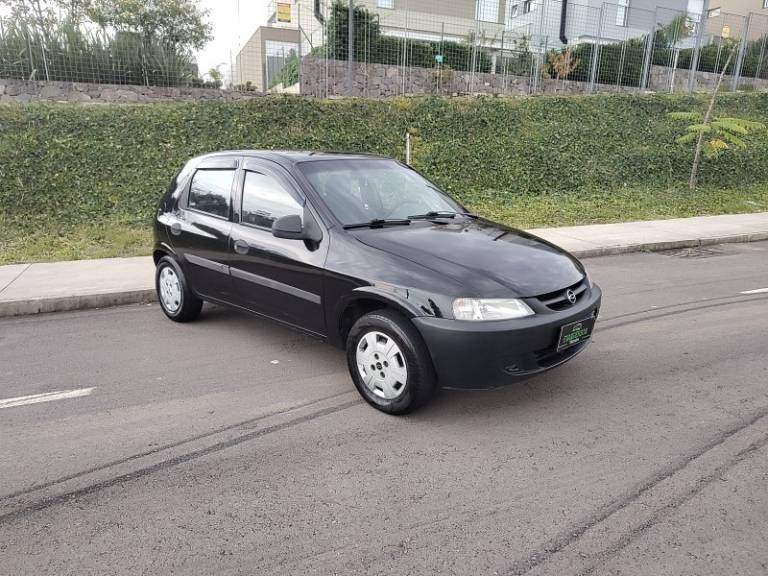 CHEVROLET - CELTA - 2003/2003 - Preta - R$ 18.500,00