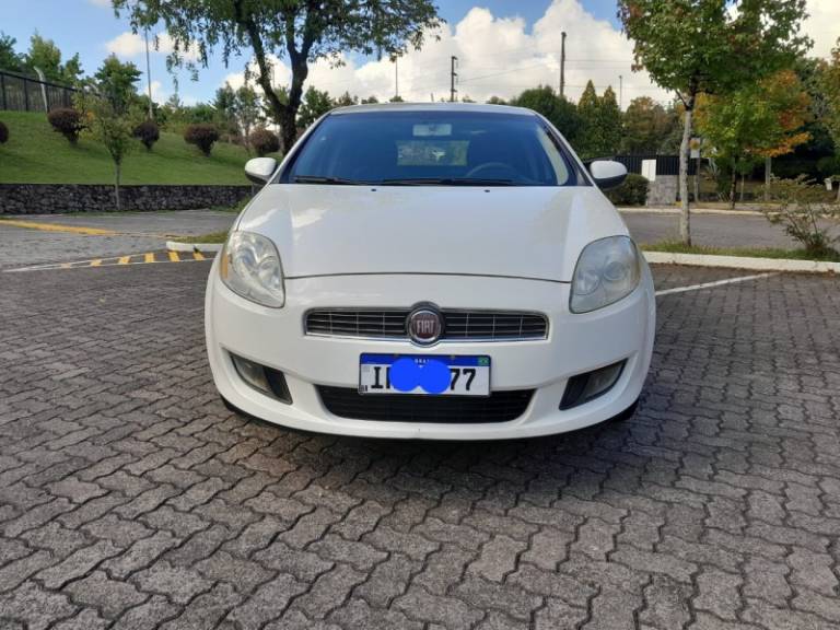 FIAT - BRAVO - 2011/2011 - Branca - R$ 32.900,00
