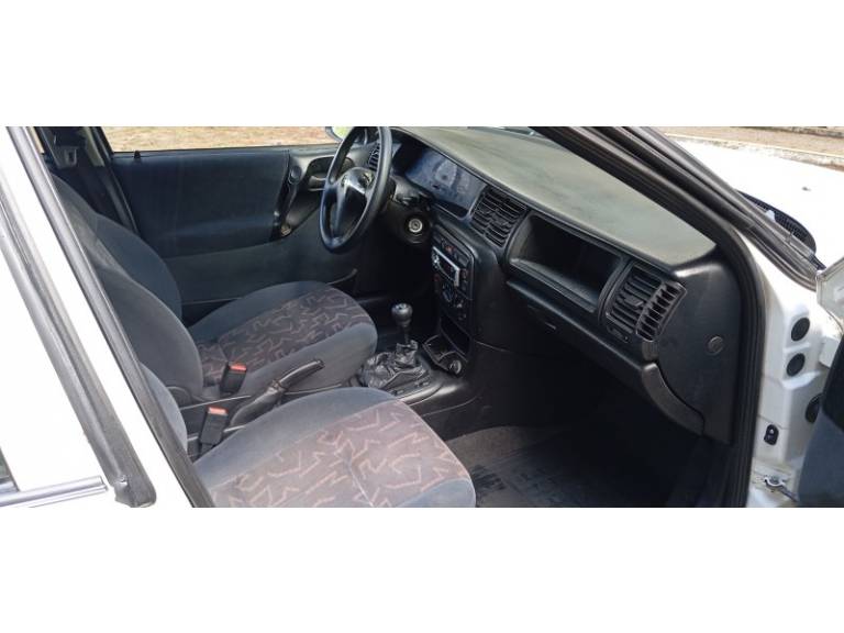 CHEVROLET - VECTRA - 1997/1997 - Branca - R$ 15.990,00