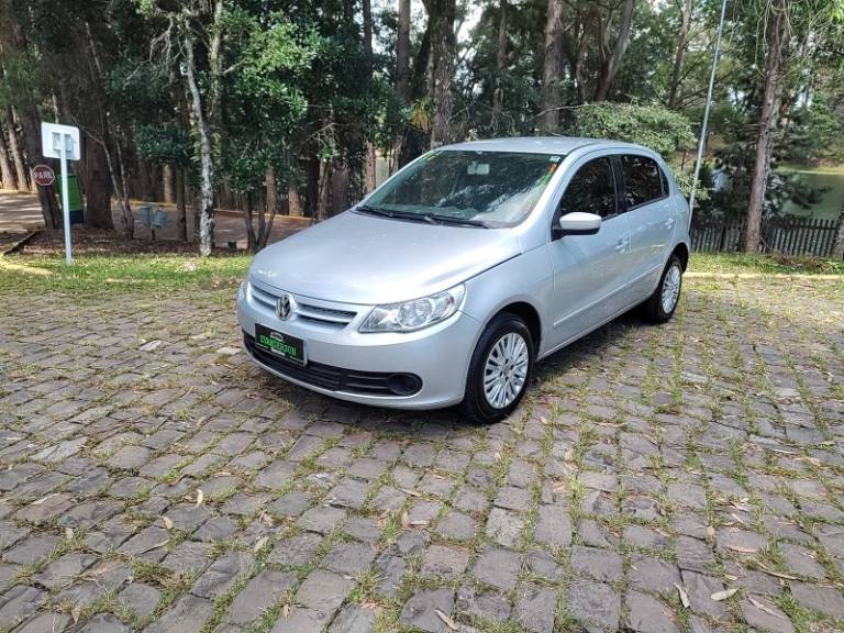 VOLKSWAGEN - GOL - 2010/2011 - Prata - R$ 30.900,00