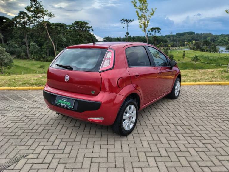 FIAT - PUNTO - 2013/2013 - Vermelha - R$ 37.900,00