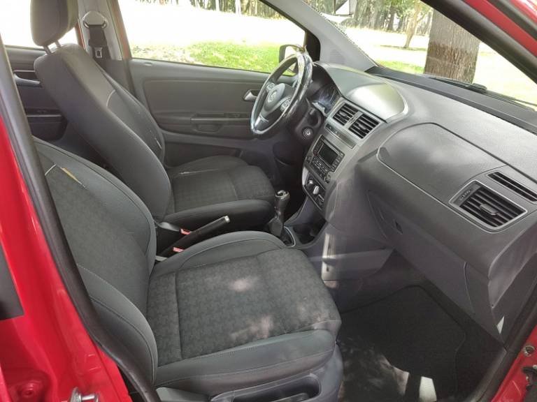 VOLKSWAGEN - FOX - 2015/2015 - Vermelha - R$ 44.900,00