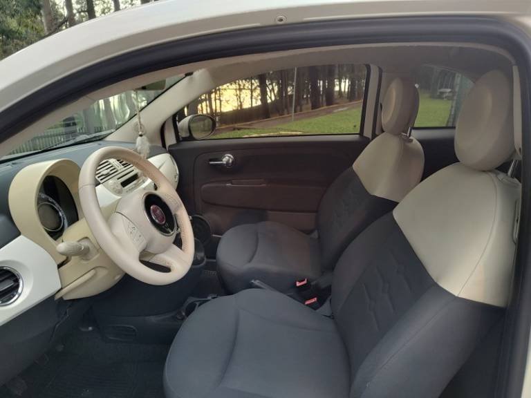 FIAT - 500 - 2011/2012 - Branca - R$ 41.900,00