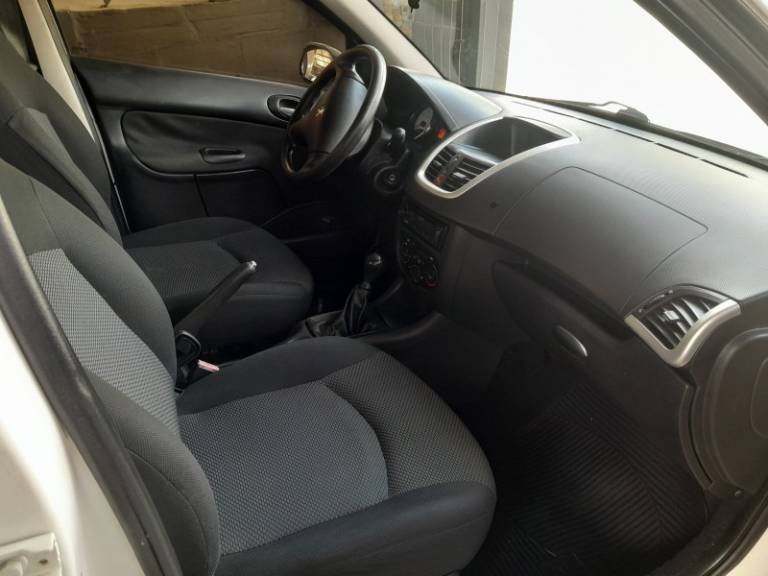 PEUGEOT - 207 - 2012/2013 - Branca - R$ 24.800,00